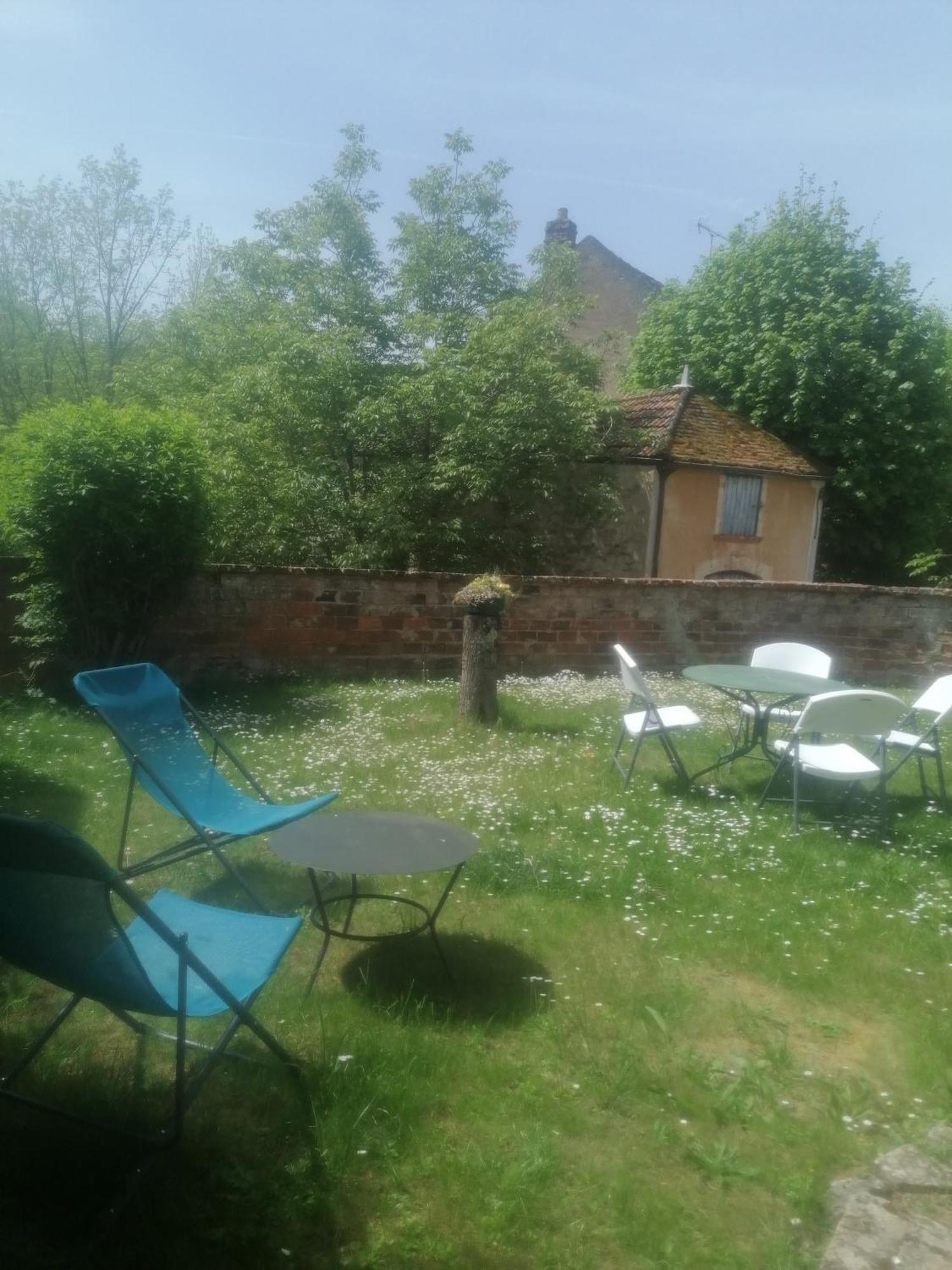 Hébergement de vacances Charmante Maison Prés De Vézelay