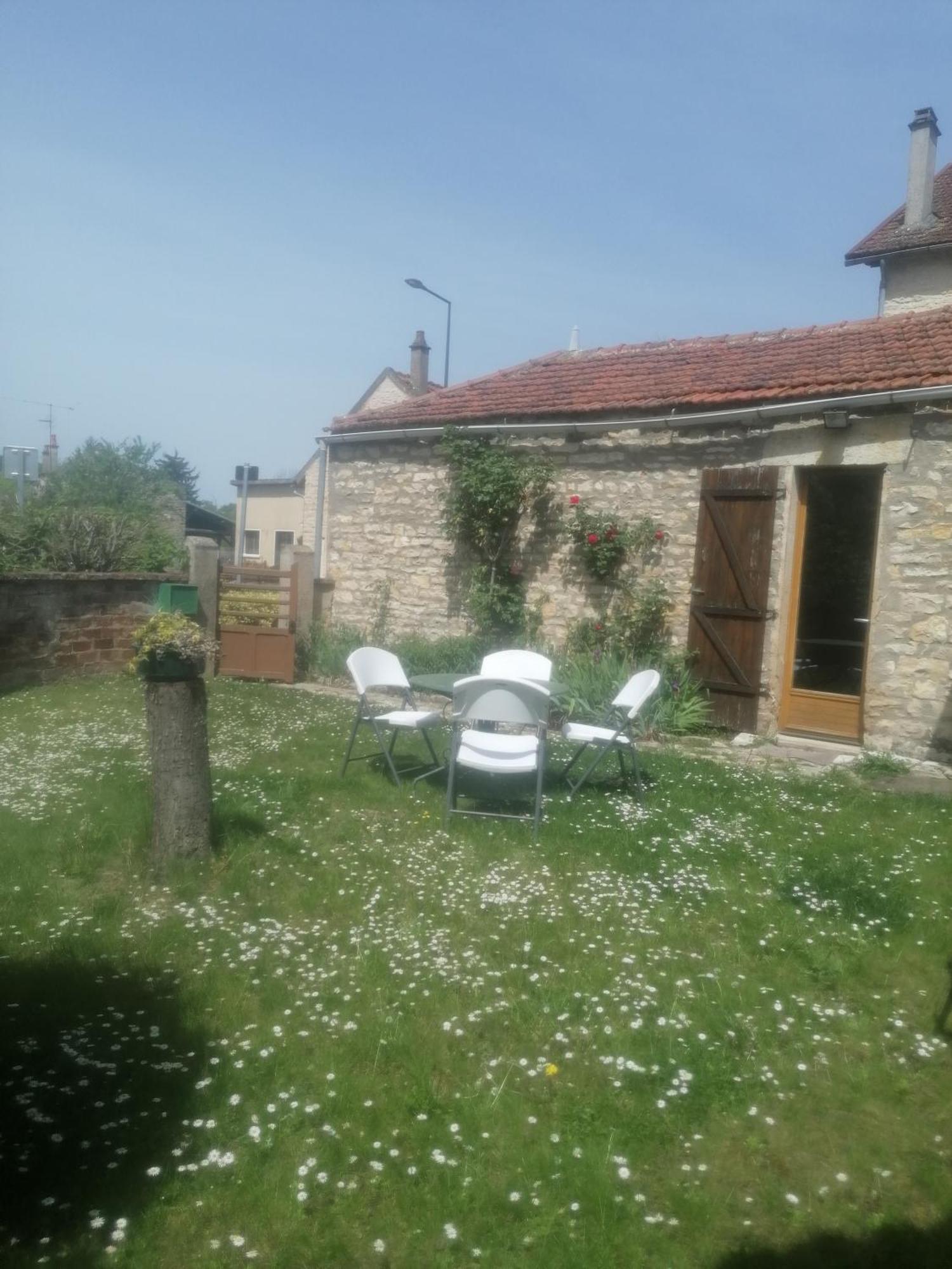 Charmante Maison Prés De Vézelay *
